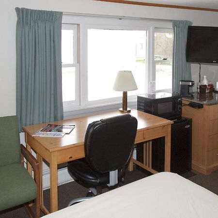 The Bluebird Motel Maine Machias Экстерьер фото