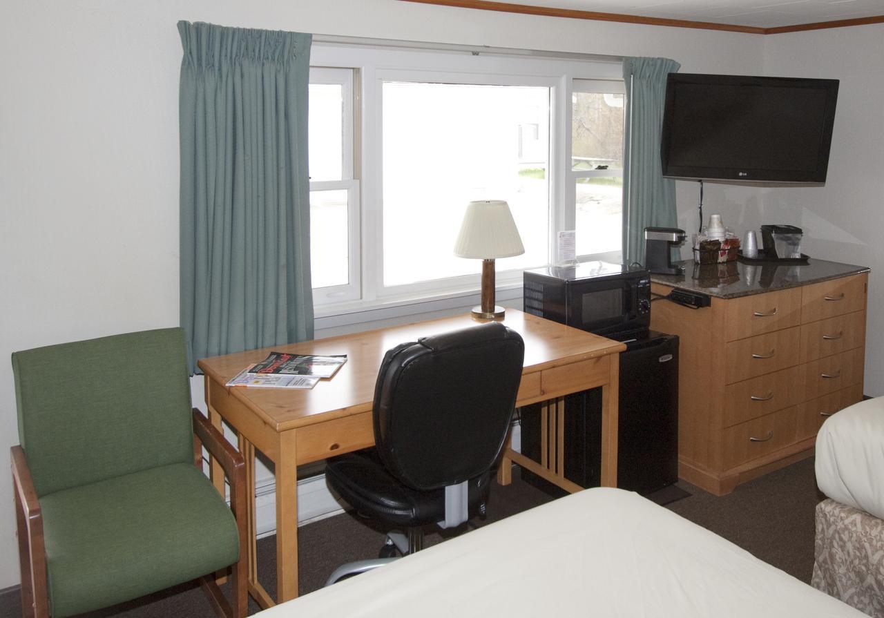 The Bluebird Motel Maine Machias Экстерьер фото